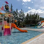Ramada Hotel & Suites By Wyndham Kusadasi 4* Kusadasi