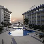 Hotel Ramada Hotel & Suites By Wyndham Kusadasi 4*