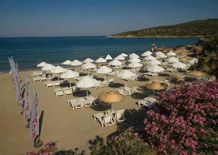 Ramada Hotel & Suites By Wyndham Kusadasi 4* Kusadası