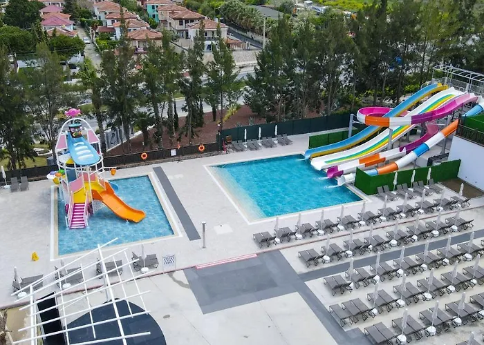 Ramada Hotel & Suites By Wyndham Kusadasi Hotell 4*