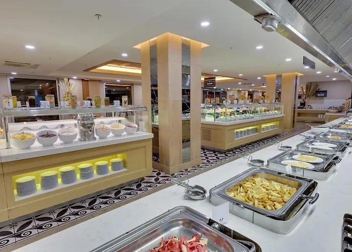 Hotell Ramada Hotel & Suites By Wyndham Kusadasi