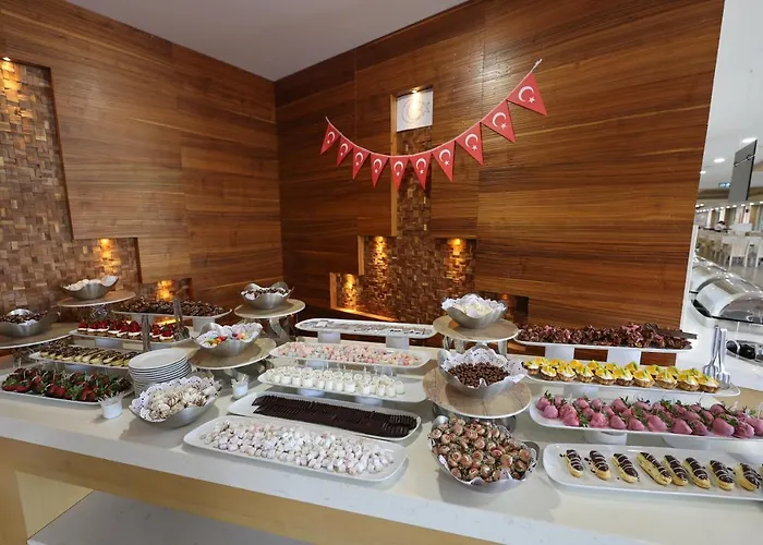 Hotell Ramada Hotel & Suites By Wyndham Kusadasi
