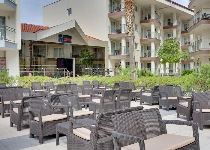 Ramada Hotel & Suites By Wyndham Kusadasi Hotell Kusadası