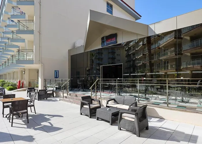 Ramada Hotel & Suites By Wyndham Kusadasi Hotell 4*