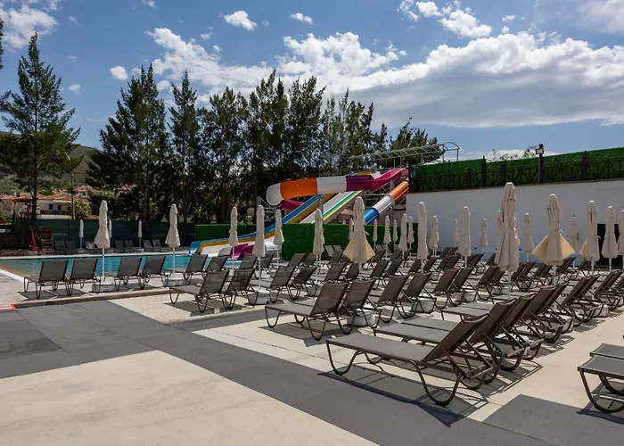 Ramada Hotel & Suites By Wyndham Kusadasi 4* Kusadası