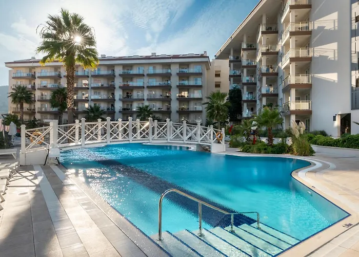 Hotell Ramada Hotel & Suites By Wyndham Kusadasi Kusadası