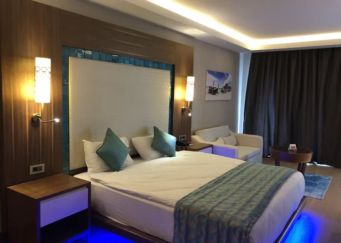 Ramada Hotel & Suites By Wyndham Kusadasi 4*