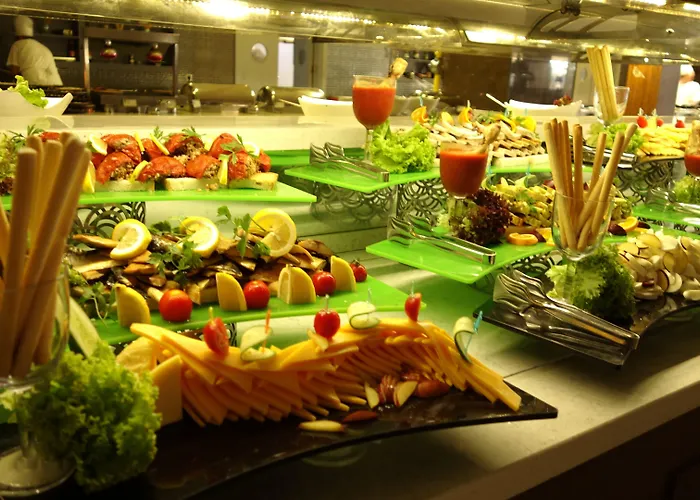 Hotell Ramada Hotel & Suites By Wyndham Kusadasi Kusadası