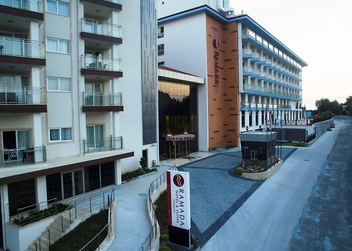 Hotell Ramada Hotel & Suites By Wyndham Kusadasi 4*