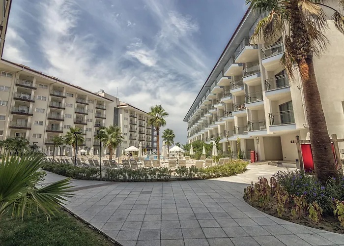 Ramada Hotel & Suites By Wyndham Kusadasi