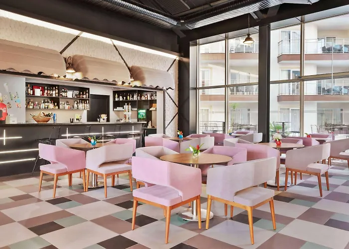 Ramada Hotel & Suites By Wyndham Kusadasi 4* Kusadası