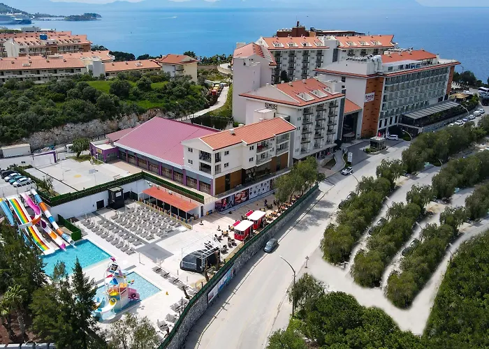 Ramada Hotel & Suites By Wyndham Kusadasi 4* Kusadası