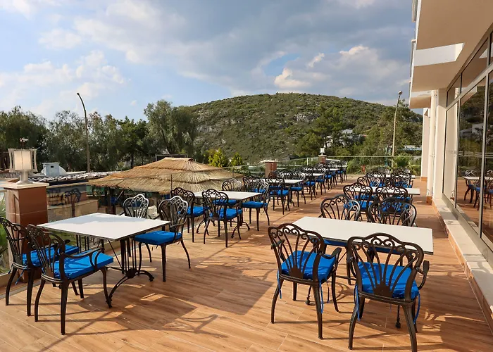 Ramada Hotel & Suites By Wyndham Kusadasi 4*