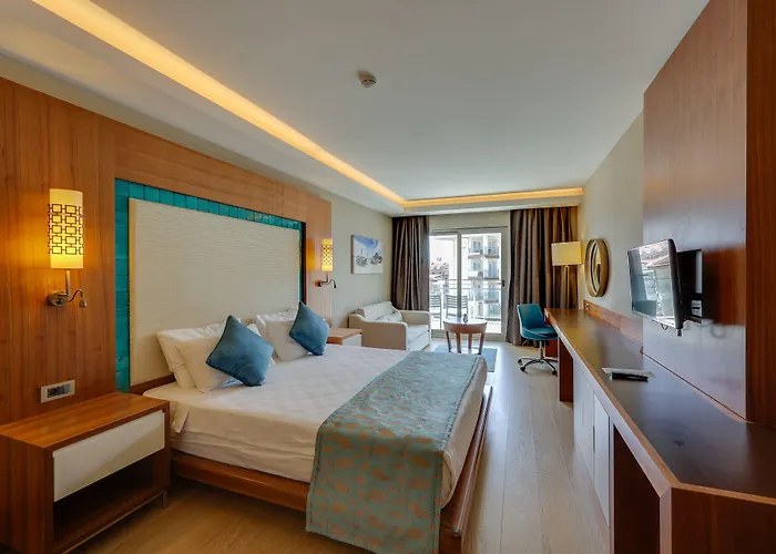 Ramada Hotel & Suites By Wyndham Kusadasi