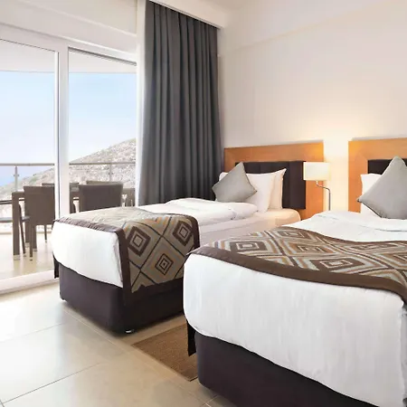 Отель Ramada Hotel & Suites By Wyndham Kusadasi Кушадасы