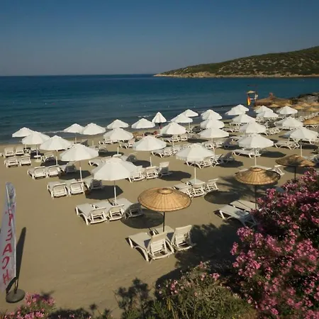 Ramada Hotel & Suites By Wyndham Kusadasi 4* Кушадасы