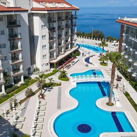 Ramada & By Wyndham Hotel 4*