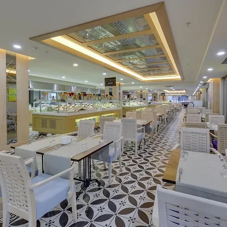 Ramada Hotel & Suites By Wyndham Kusadasi Отель Кушадасы