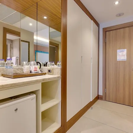 Ramada Hotel & Suites By Wyndham Kusadasi Кушадасы