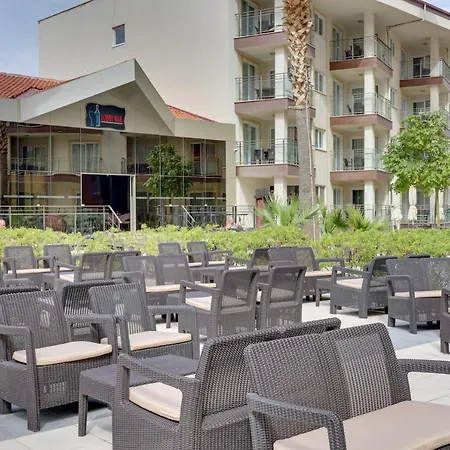 Ramada Hotel & Suites By Wyndham Kusadasi Отель Кушадасы