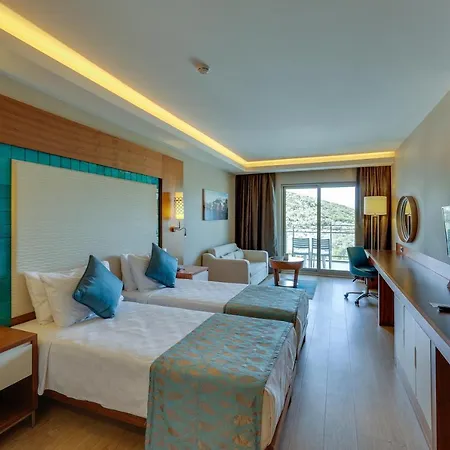 Ramada Hotel & Suites By Wyndham Kusadasi Кушадасы