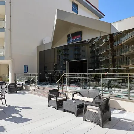 Ramada Hotel & Suites By Wyndham Kusadasi Отель 4*