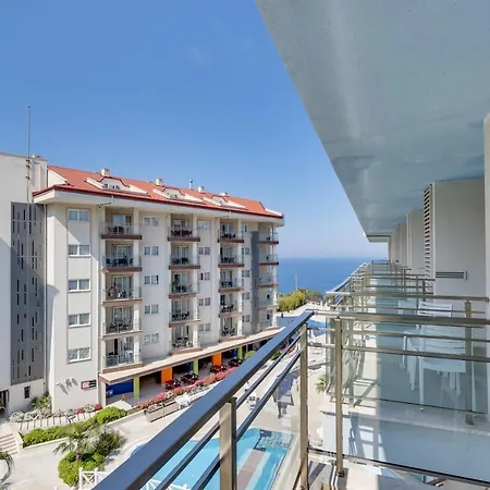 Ramada Hotel & Suites By Wyndham Kusadasi 4* Кушадасы
