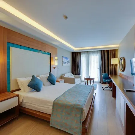 Ramada Hotel & Suites By Wyndham Kusadasi 4*