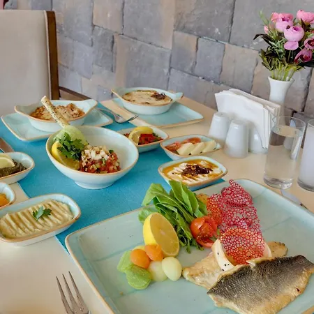 Ramada Hotel & Suites By Wyndham Kusadasi 4*