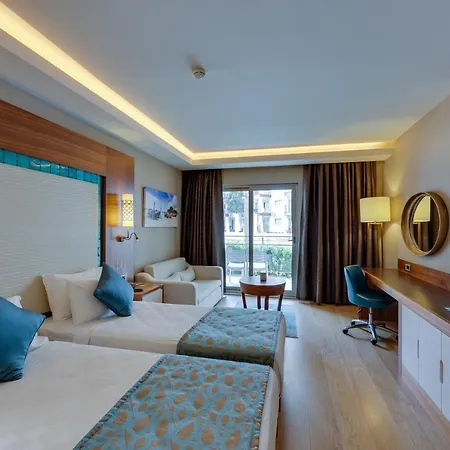 Ramada Hotel & Suites By Wyndham Kusadasi Отель 4*