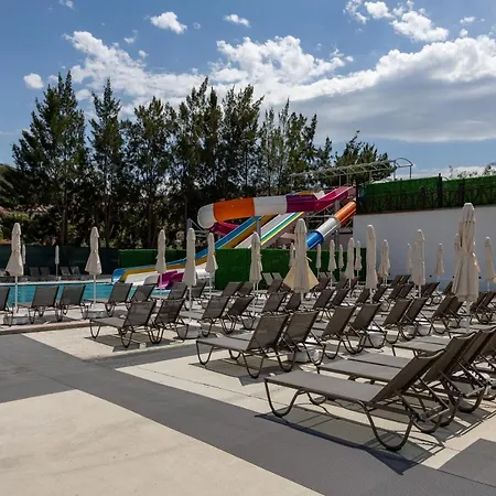 Ramada Hotel & Suites By Wyndham Kusadasi 4* Кушадасы