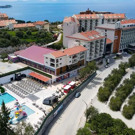 Ramada Hotel & Suites By Wyndham Kusadasi Отель 4*