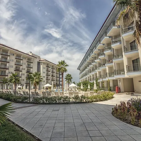 Ramada Hotel & Suites By Wyndham Kusadasi 4*