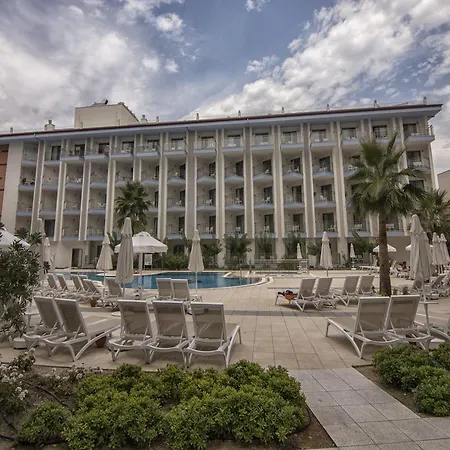 Отель Ramada Hotel & Suites By Wyndham Kusadasi