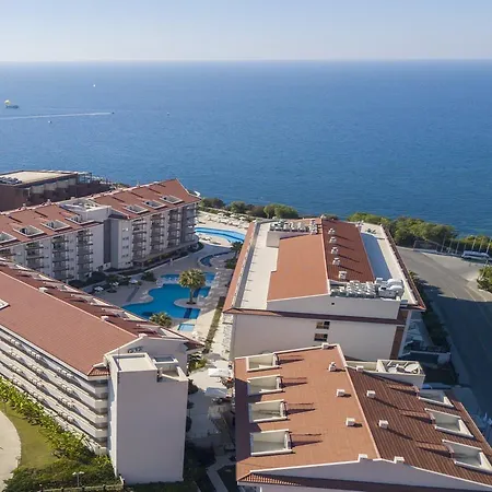 Отель Ramada Hotel & Suites By Wyndham Kusadasi