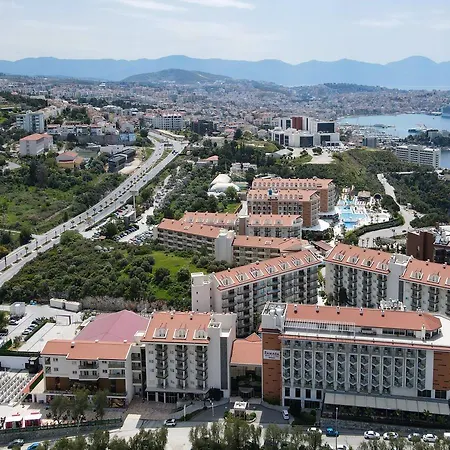 Отель Ramada Hotel & Suites By Wyndham Kusadasi Кушадасы