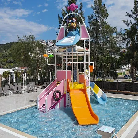 Ramada Hotel & Suites By Wyndham Kusadasi