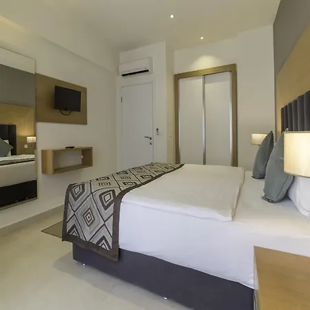 Ramada Hotel & Suites By Wyndham Kusadasi Отель 4*