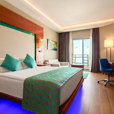 Отель Ramada Hotel & Suites By Wyndham Kusadasi