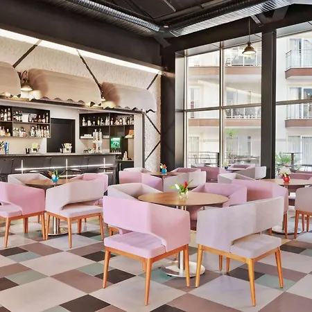 Отель Ramada Hotel & Suites By Wyndham Kusadasi 4*
