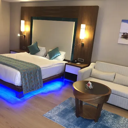 Ramada & By Wyndham Hotel 4*