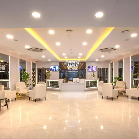 Ξενοδοχείο Ramada & By Wyndham Κουσάντασι