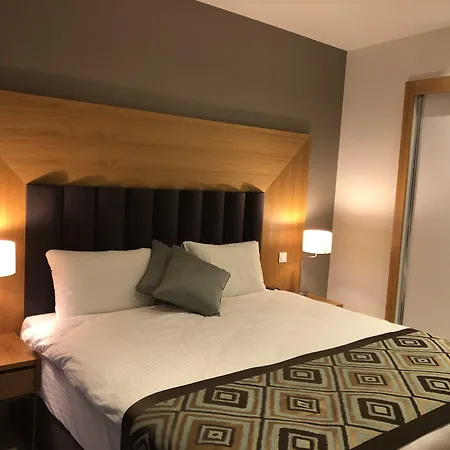 Ramada & By Wyndham 호텔 쿠사다시