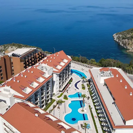 Ramada Hotel & Suites By Wyndham Kusadasi 4* Kusadasi