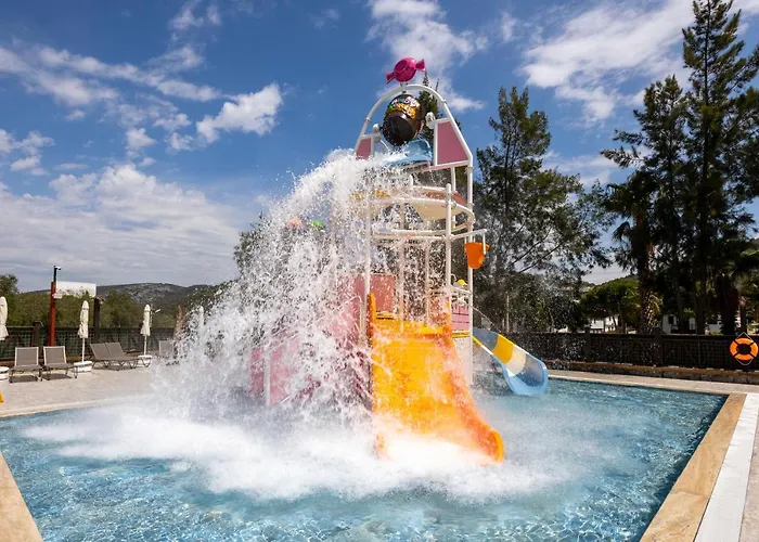 Ramada & By Wyndham Hotel Kusadasi