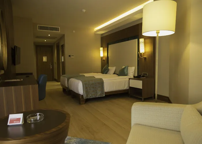 Ramada & By Wyndham Hotel Kuşadası