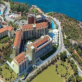 Ramada & By Wyndham Hotel Kusadasi