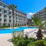 Ramada Hotel & Suites By Wyndham Kusadasi