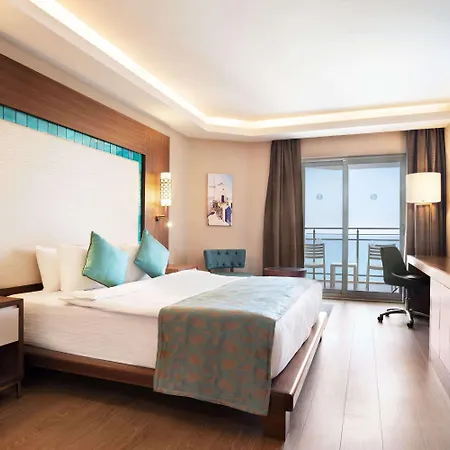 Ramada & By Wyndham Kusadasi